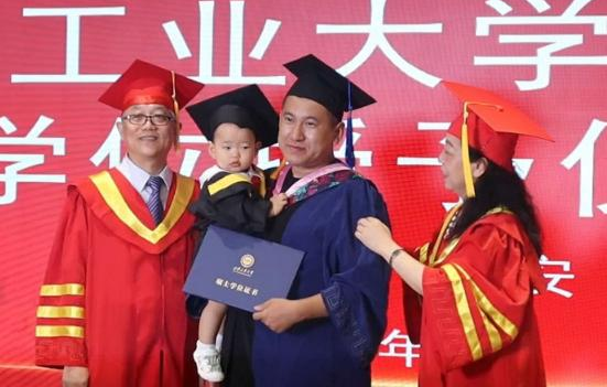 研究生昂贵学费单走红，没“矿”的学子默默走远，这是智商税吗？