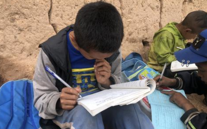 高考学生迎来“坏消息”，大学“学费”要上涨，下半年将开始实行