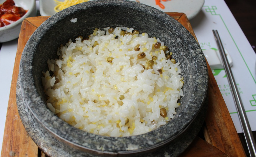 糯米与大米有啥不一样？为什么大米能成为主食，糯米却不行？