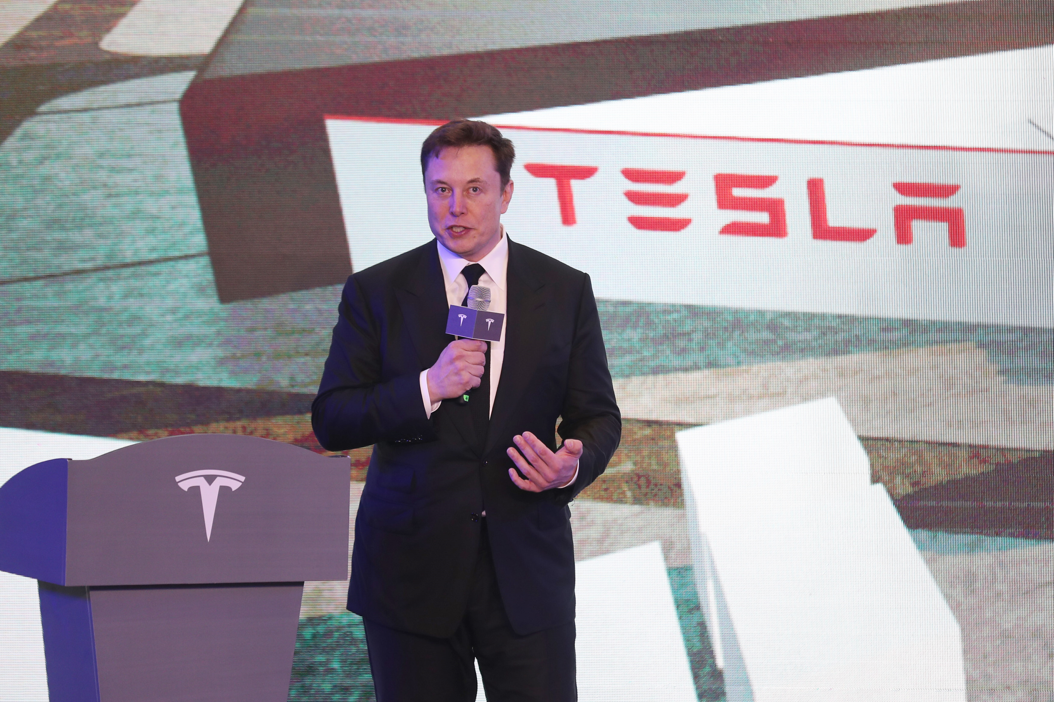 马斯克为什么用中文发《七步诗》？