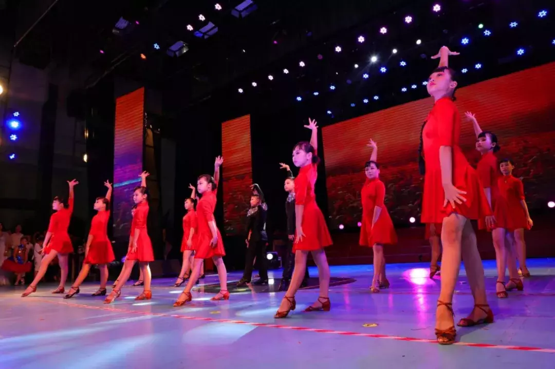 沸腾的足尖|金华义乌弘文艺术培训中心：德艺教育，全面培育