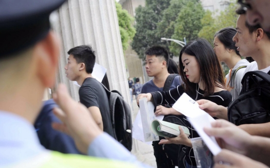 大学生入党谁说的算？和辅导员好关系还不够，大一开始就要准备