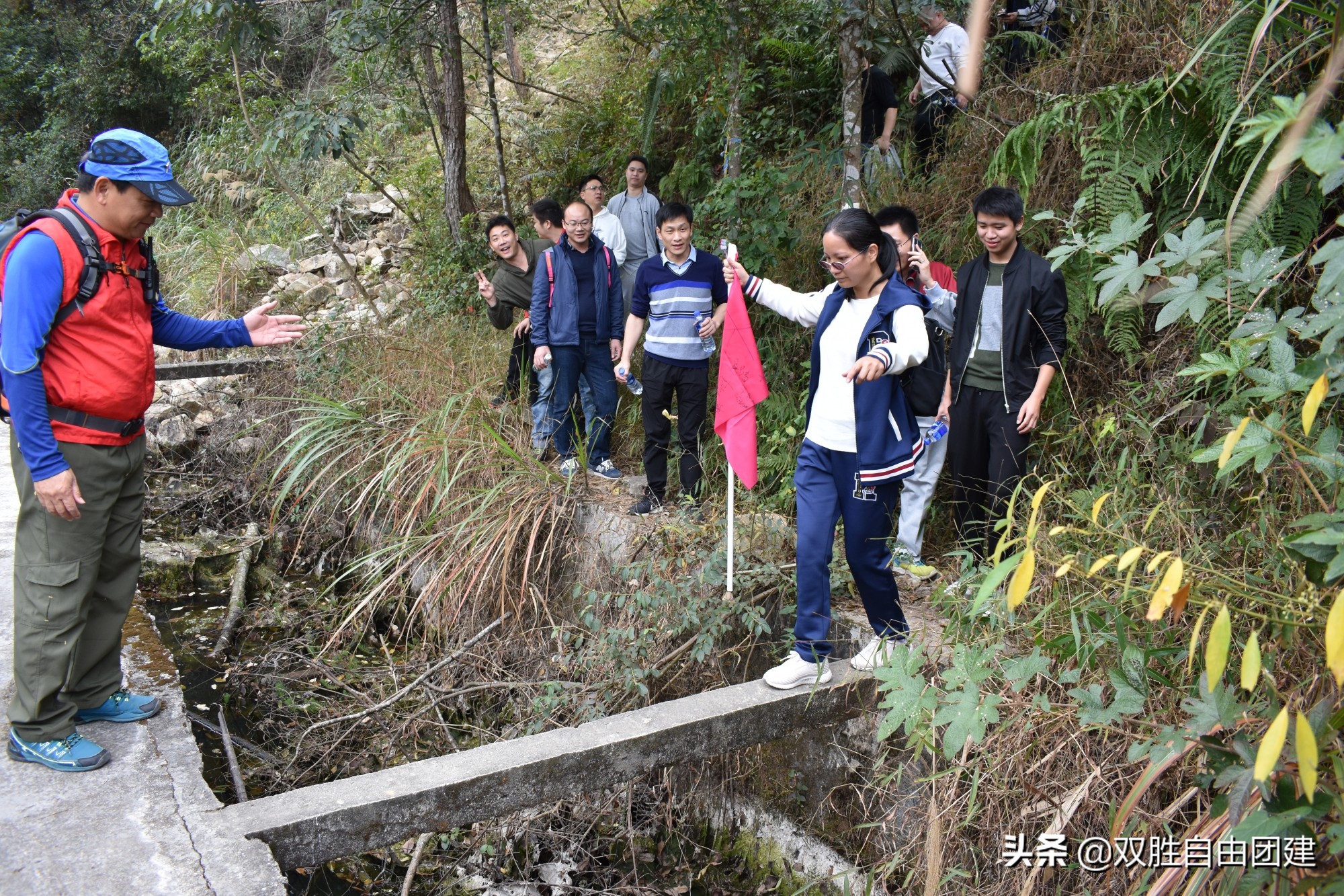 吹响徒步口号，踏上人生旅程