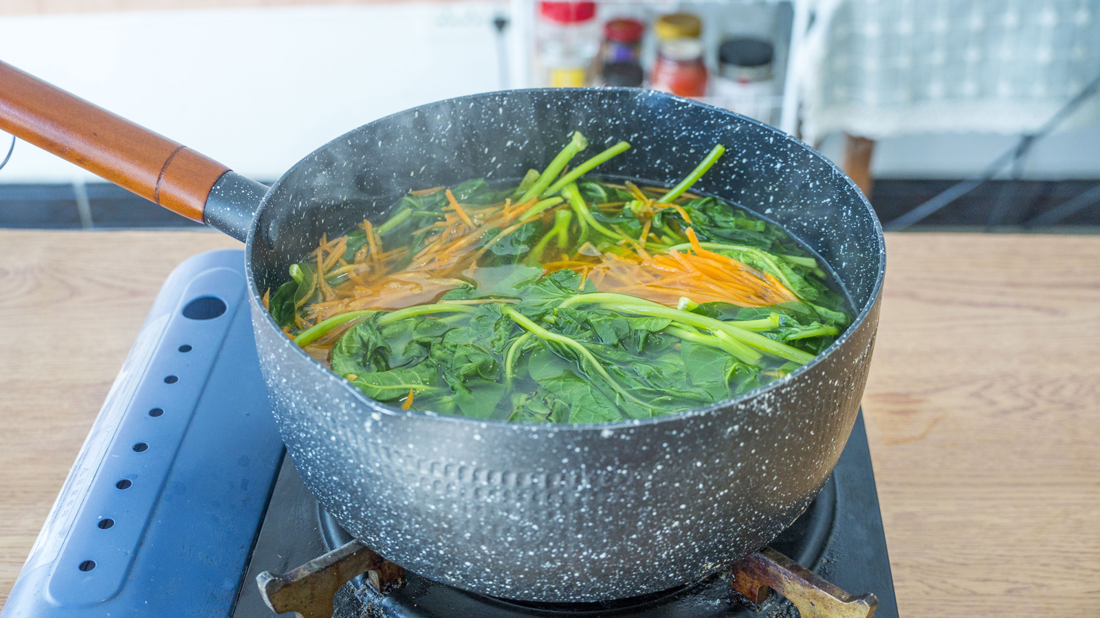 春季进补，别总吃大鱼大肉，10种食物含钙高，尤其孩子要多吃