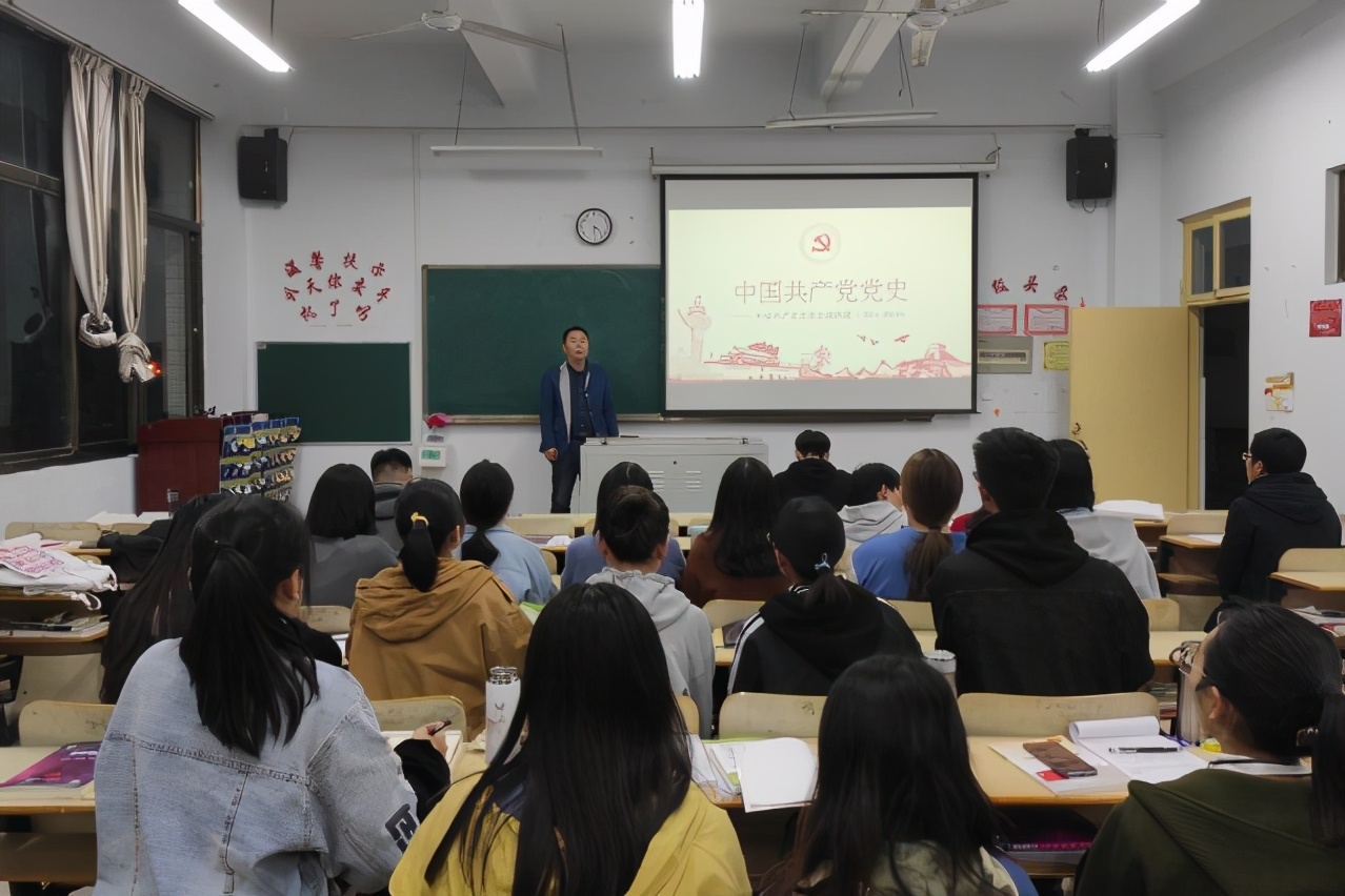 大学入党详细流程，大一新生想要入党，这些关键步骤要注意