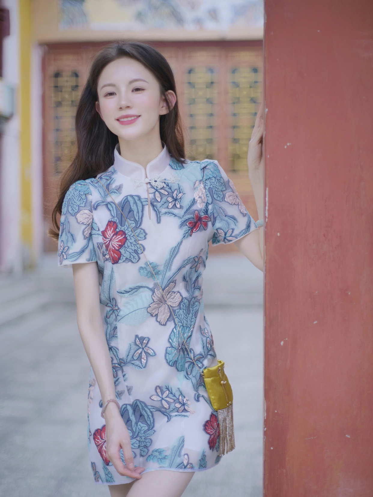 7个经典的拍照姿势,照着这些动作摆拍,气质漂亮,自然大方