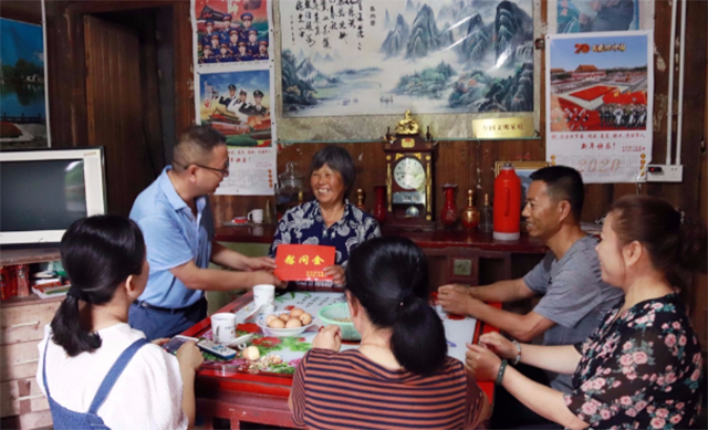 “兵王”王忠心：妻子“笑话”只长胡子不长职位，退役后过得如何