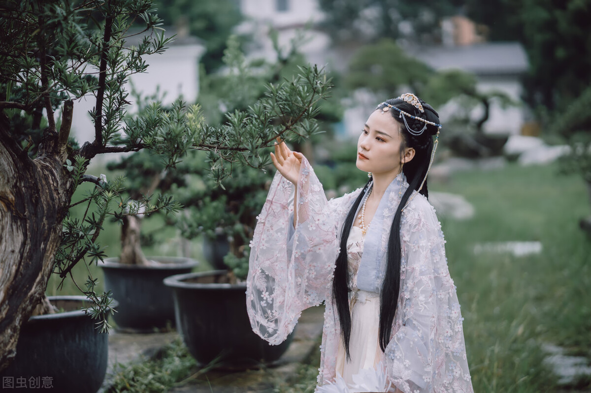 适合女生发的文艺古风句子，唯美有韵味，选一句拿去表白吧