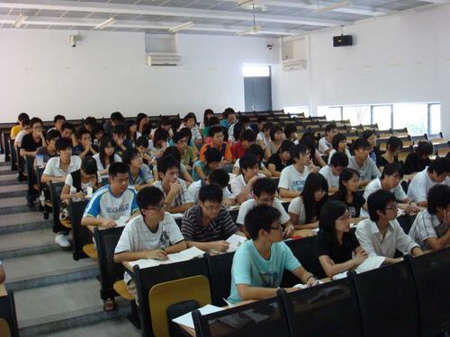 高中努力学习三年，考不上本科很丢人？本科录取率带你认清现实