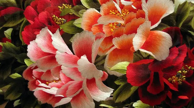 秋天穿搭配色,要高级特色还品味,看看中国古代的刺绣配色