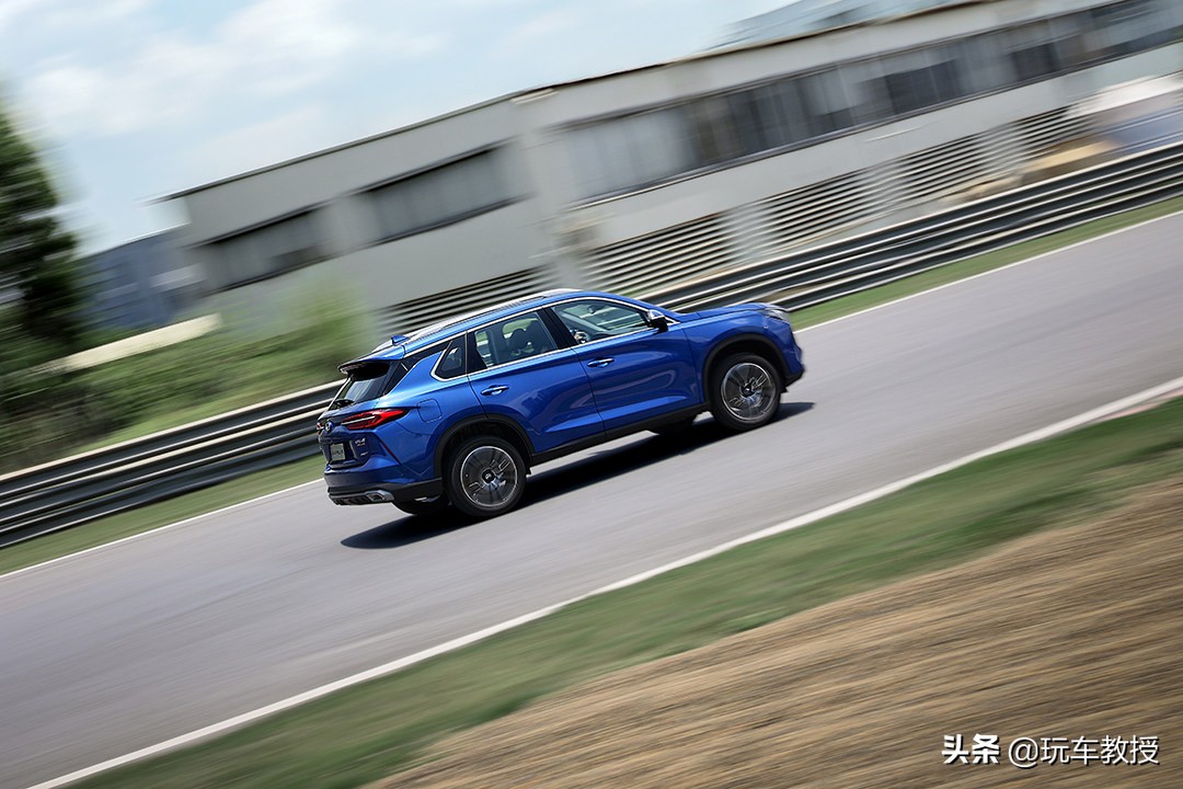 2.0T+6AT，轻松满足1米8乘客 传祺GS4推PLUS版