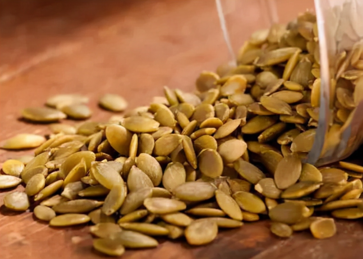 冬天吃南瓜子,有哪些好处?