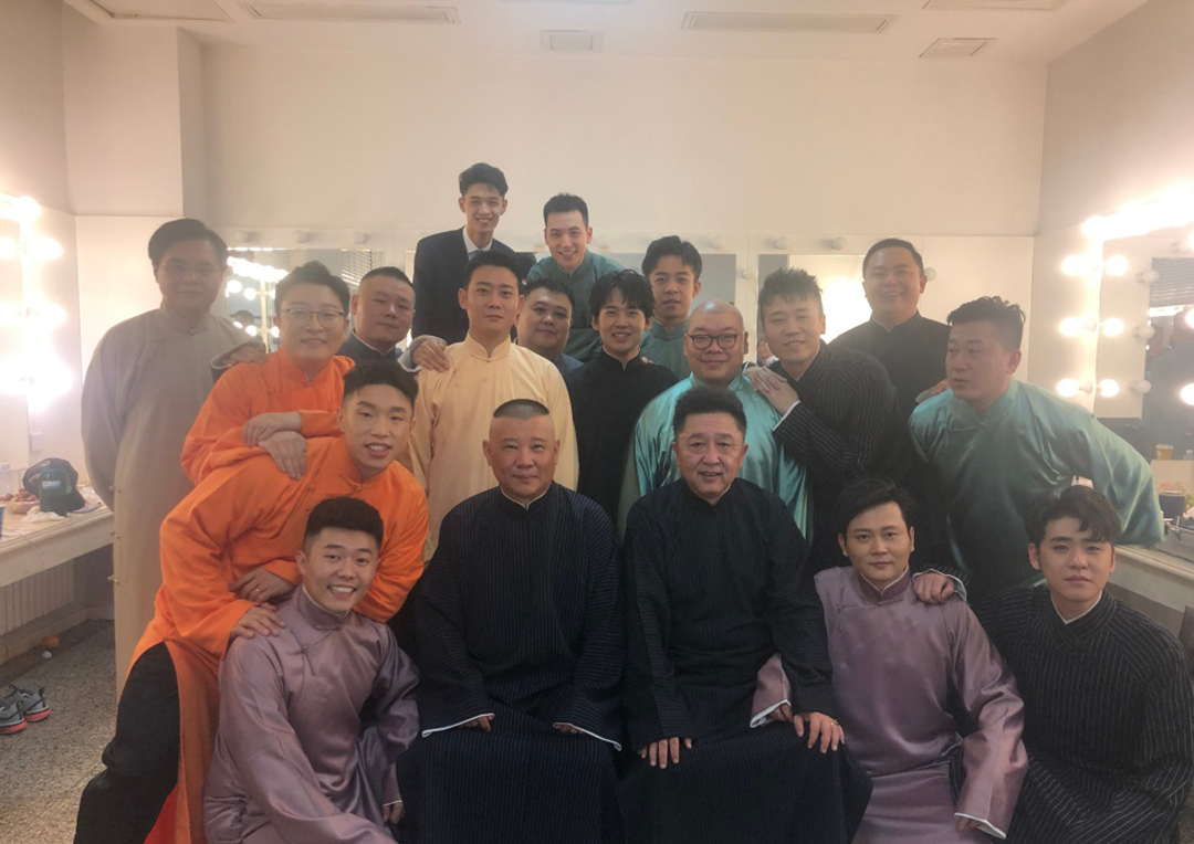 德云社演员评论区轰炸节目组，要车要酒要化妆品，队形一致有预谋