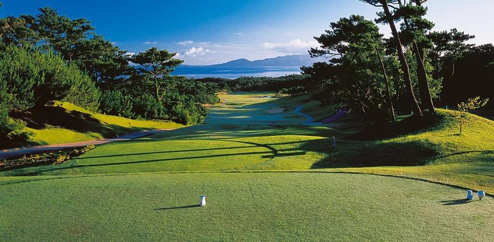 冬季在冲绳感受温暖灿烂的海岛高尔夫
