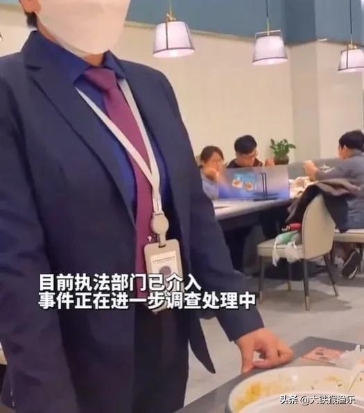 癞蛤蟆吃什么(酸菜炖瘌蛤蟆，吃一碗就给八千块，网友：我还吃过老鼠炖茄子呢)