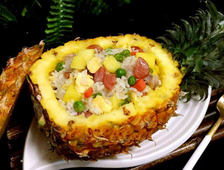 泰式菠萝饭的做法最正宗的做法，正宗泰国菠萝饭怎样焖最好吃