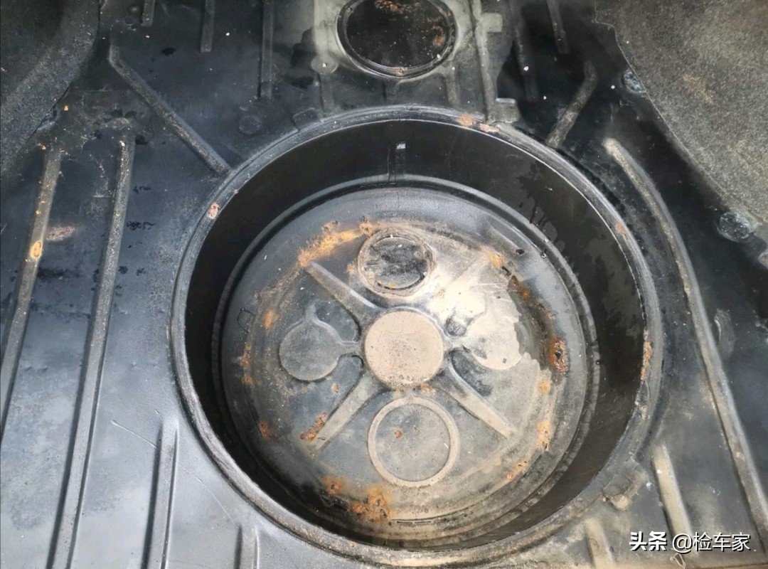 情怀无价，六千买辆修车费翻几倍的老普桑，买主：卖一台少一台