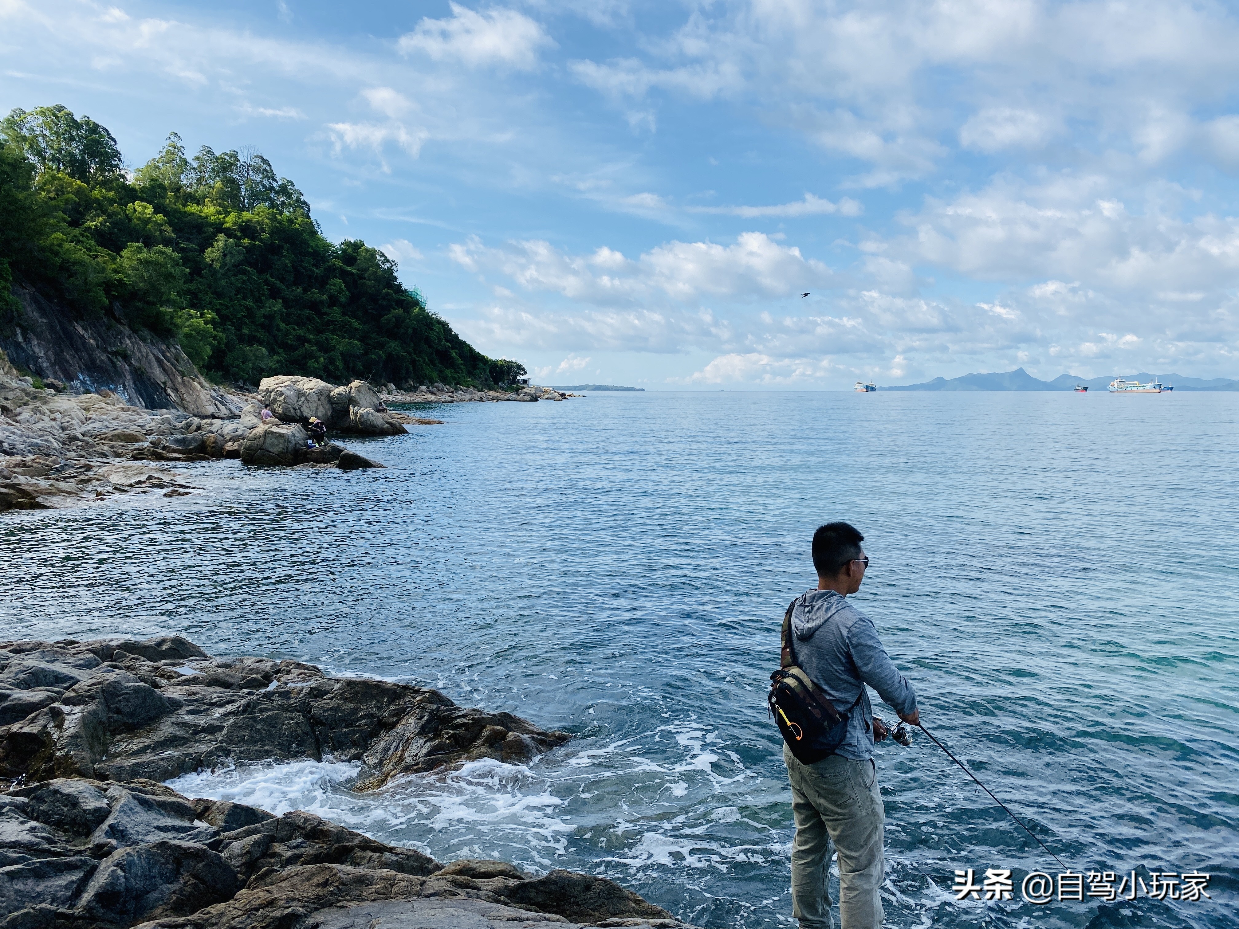 深圳有个“避暑”沙滩，人少干净又荫凉，知道的人不多，海钓很爽