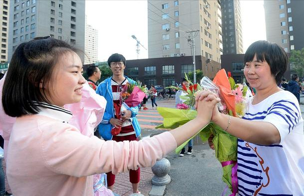 2017上海数学高考难吗（2021高考数学难吗）