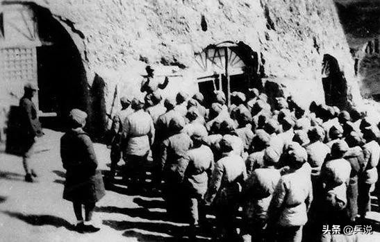 115师东进翻雪山，张国华早有经验：每人一块生姜，部属无伤亡