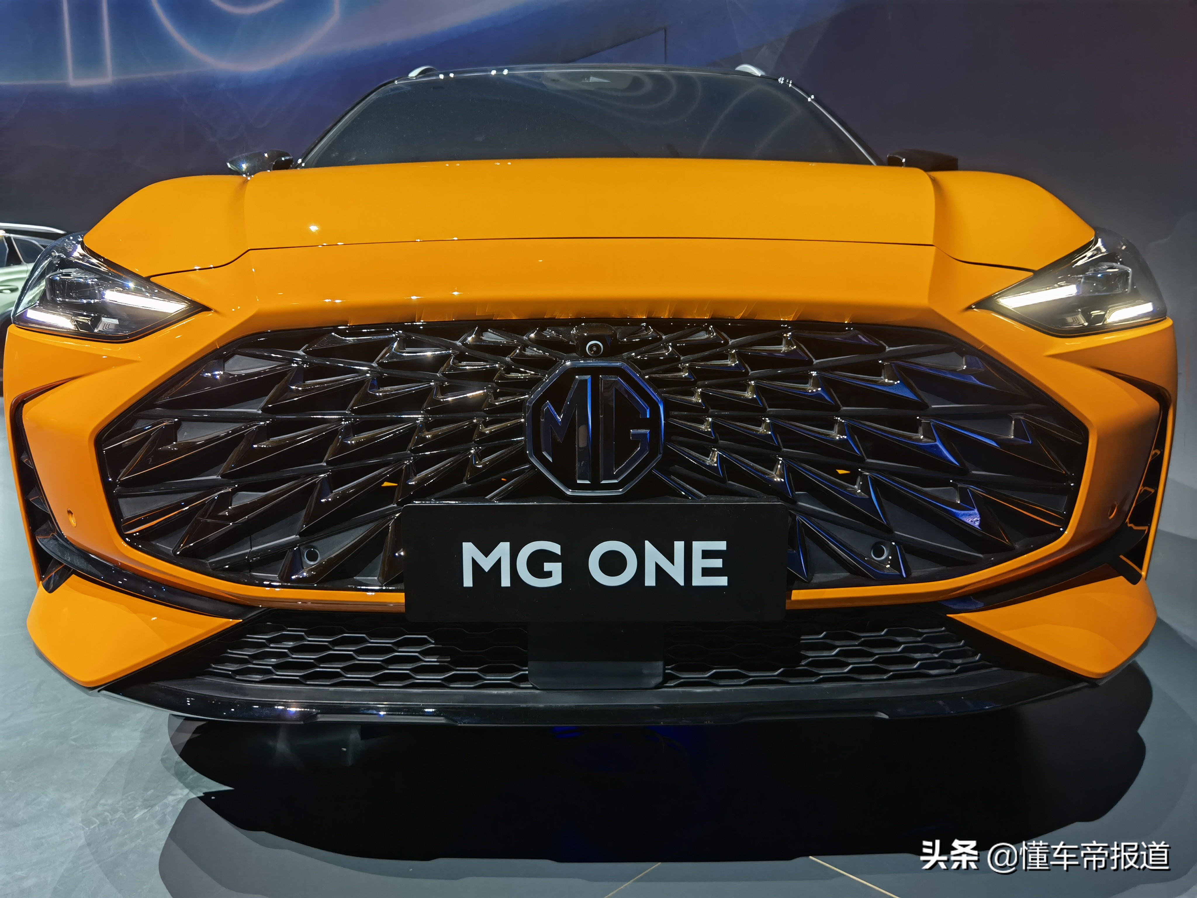 新车｜紧凑SUV，采用最新家族设计语言，名爵MG ONE发布