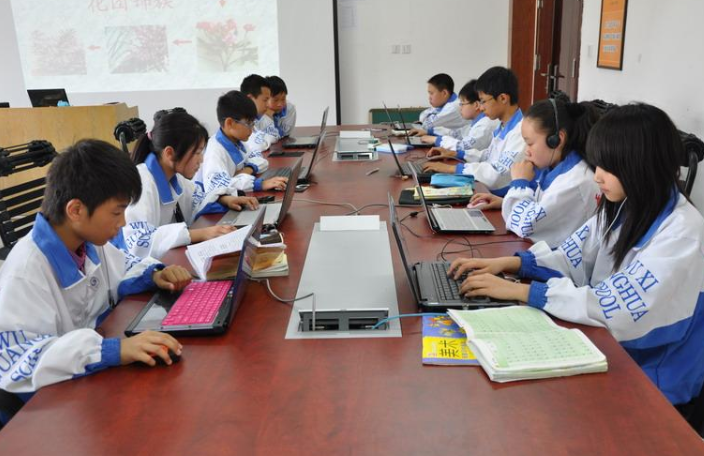 继高中不能招复读生后，私立学校也不能随便进了，学生有喜有忧