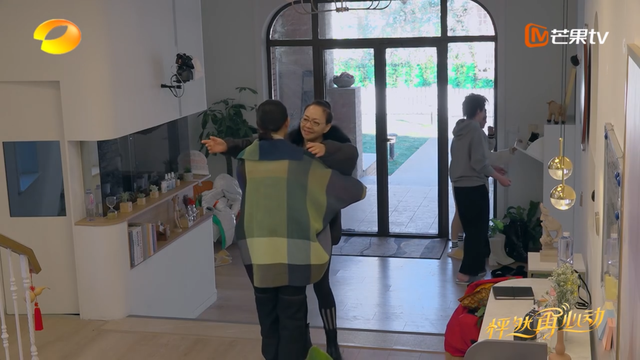 Baby自曝被刘嘉玲拉黑，遭五字霸气回应：成年人的感情，是易碎品