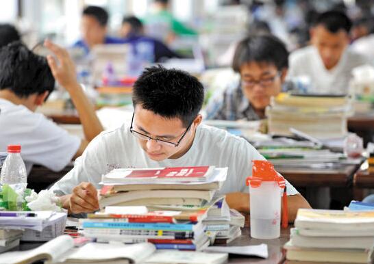 清华“保研率”引起争议，过半学生被保研，考研党看不到希望了？