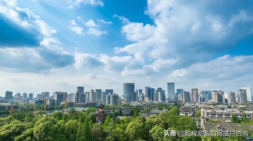 外地人想来成都买房，需要先落户成都吗