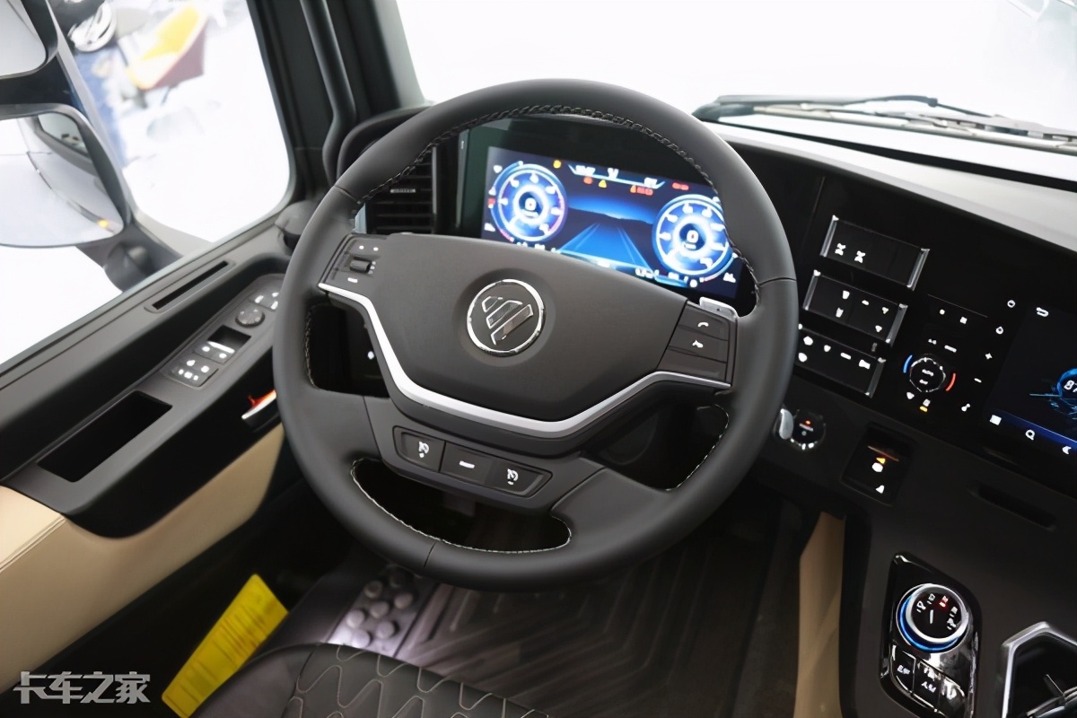 欧曼前大灯总成多少钱来自未来的外观设计