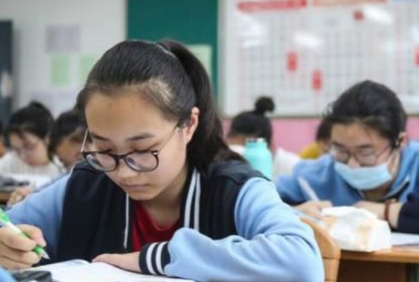 衡水中学落户深圳，学费一年12万，当地家长嘴上反对脚上却同意