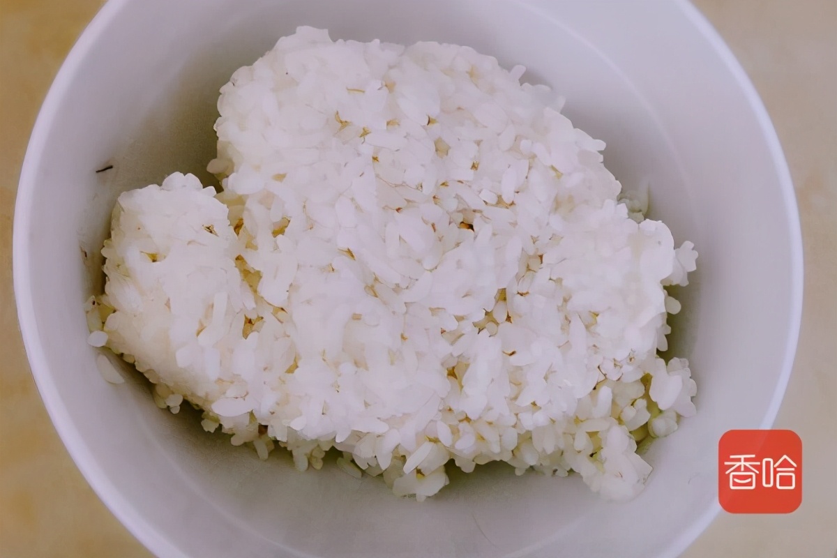 剩米饭怎么做锅巴（5分钟搞定酥香可口的锅巴）