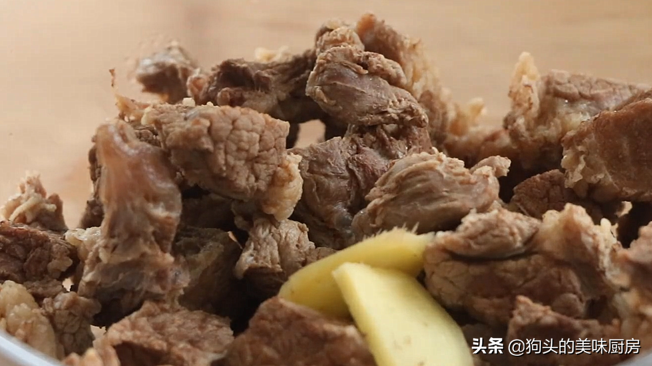 长假在家不想做饭，教你一个做法，土豆牛肉一锅炖，能吃两碗饭