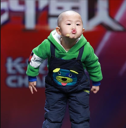 3歲走紅5歲登上春晚！ 被父母當成搖錢樹壓榨，張峻豪如今怎麼樣了