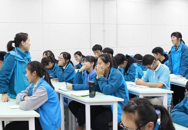 高考来临之前，班主任为考生们准备的“礼物”，感动到偷偷抹眼泪