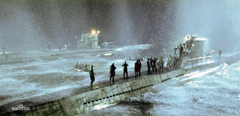 普京亲自点评烂片！核潜艇跑到俄军基地救俄总统，普京用别人救？