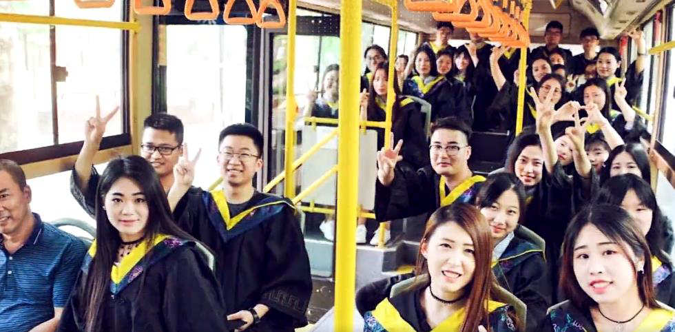 南京“超豪华”大学：别墅宿舍，配备电梯、空调、独卫，坐拥影院、游泳馆、健身房！