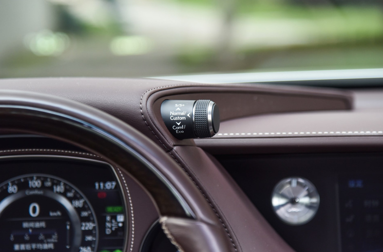 87万提了辆雷克萨斯LS，开8750公里后，车主想说句心里话