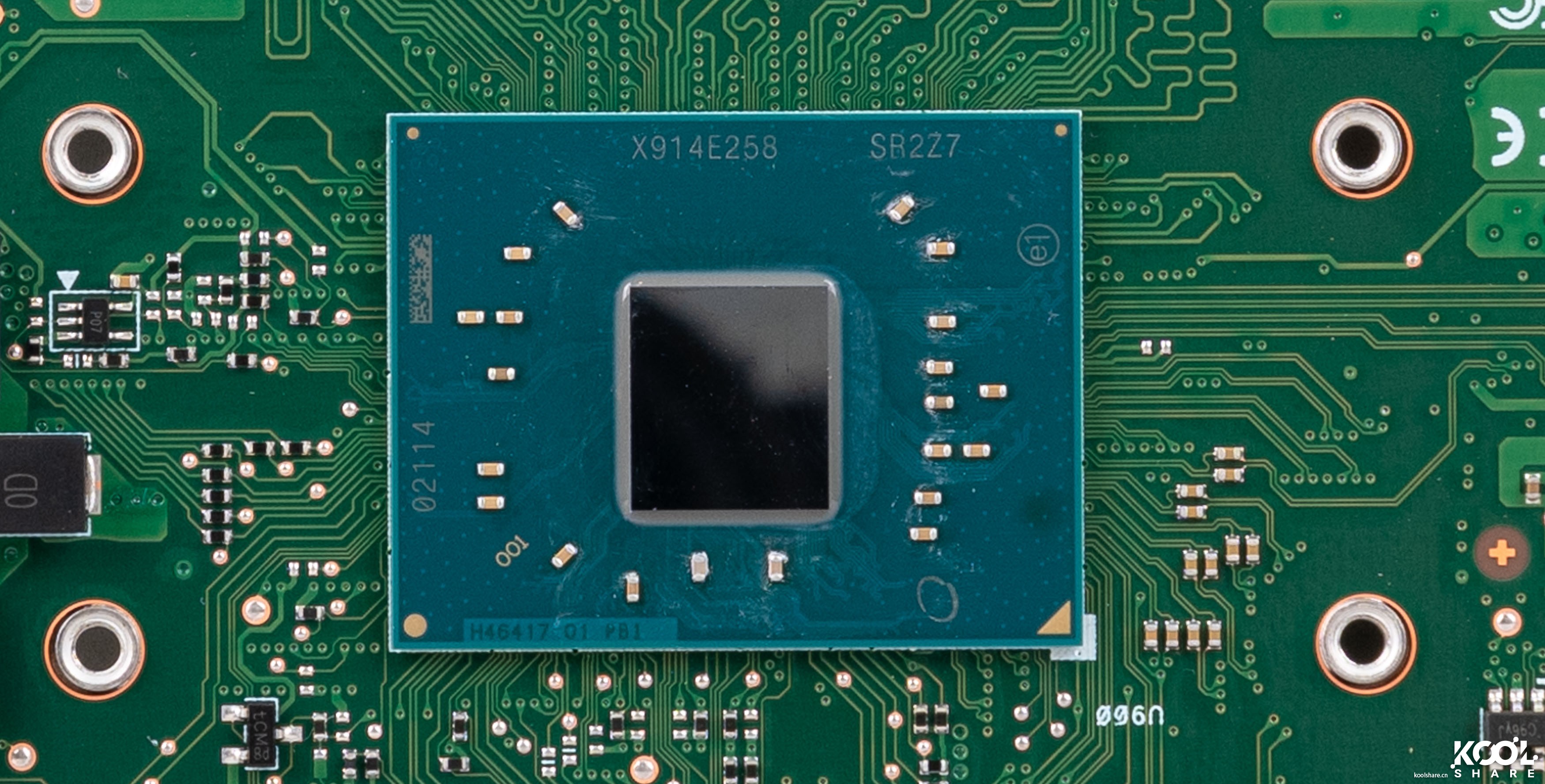 Intel NUC8CHK Chaco Canyon 开箱拆解评测
