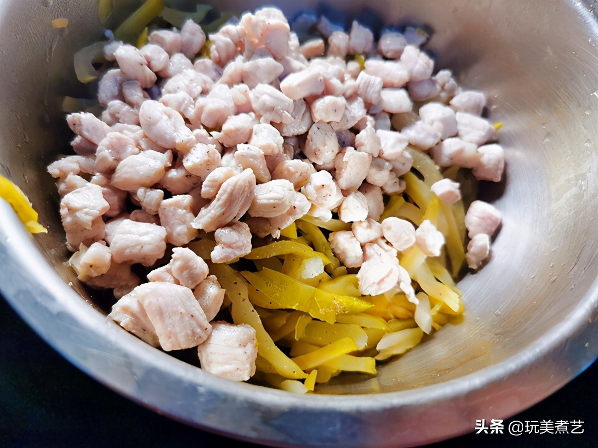 夏天早餐胃口不佳的小伙伴，快来看看开胃包子怎么做