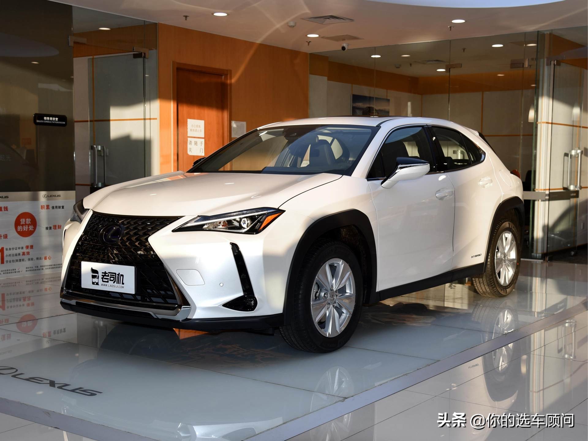 雷克萨斯UX豪华进口SUV，轻松拥有奢华驾乘体验