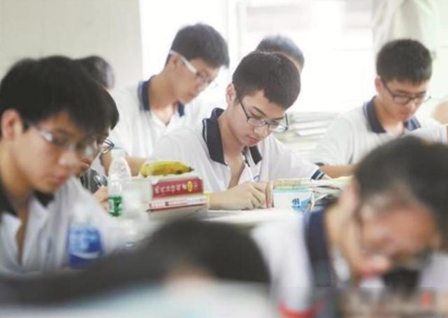 高考想上“一本”大学，需要考多少分？不足500分还有机会吗？