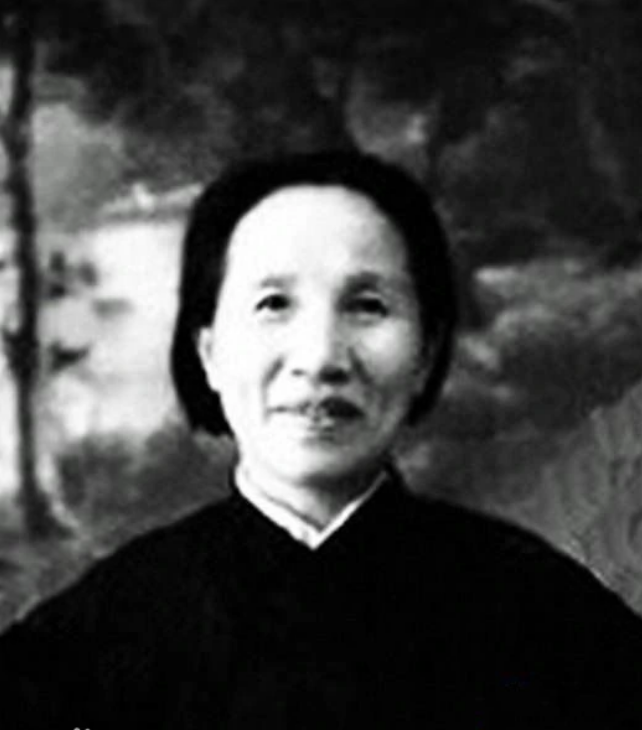 穷会计突然变富裕，被怀疑是贪污犯，他无奈承认：我是毛主席堂弟