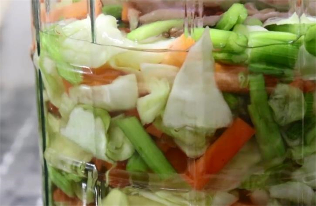 四川泡菜的家庭做法,四川泡菜的家庭做法 最簡單的泡菜的做法