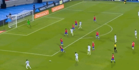 梅西任意球破门 阿根廷1-1智利（梅西世预赛状况）