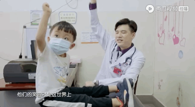 妈妈踢烂孩子下体，这部国产纪录片给不合格父母上了一课