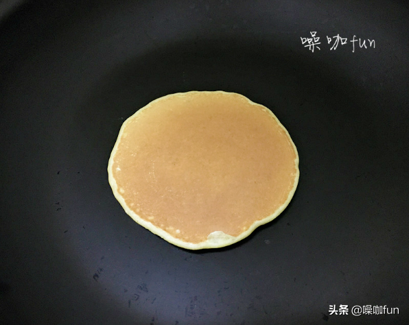 香蕉松饼软糯香甜，早餐吃一份心情大好，还能做宝宝的辅食！