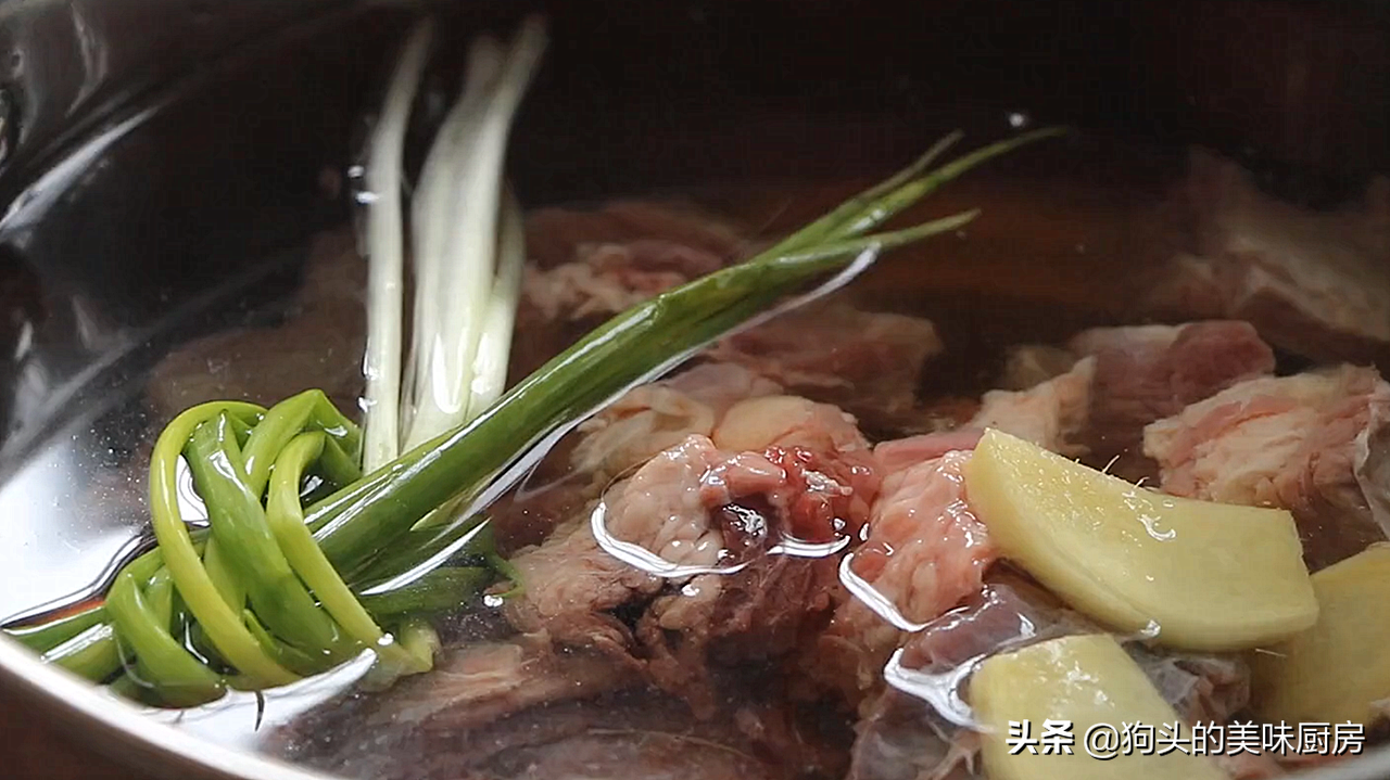 长假在家不想做饭，教你一个做法，土豆牛肉一锅炖，能吃两碗饭