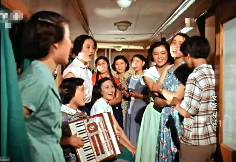 难忘《女篮5号》,刘琼去世,秦怡健在,5号饰演者曹其纬去哪了