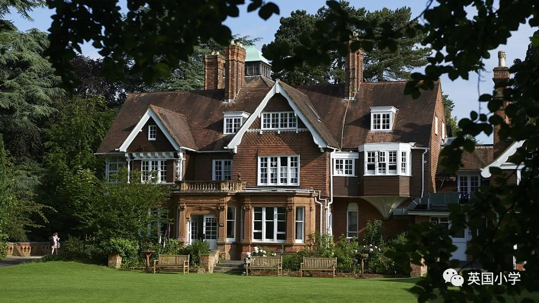英国各界名流以及名流的孩子，都去了哪些私立学校？